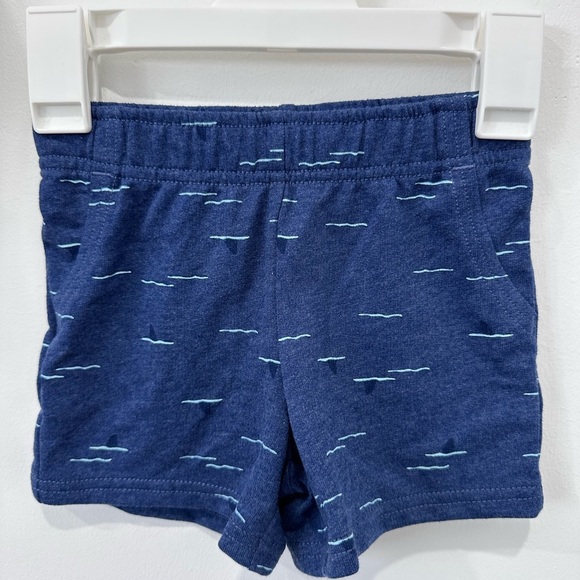 NWT Carter's 2 Piece Shark Outfit Set - Picture 8 of 10